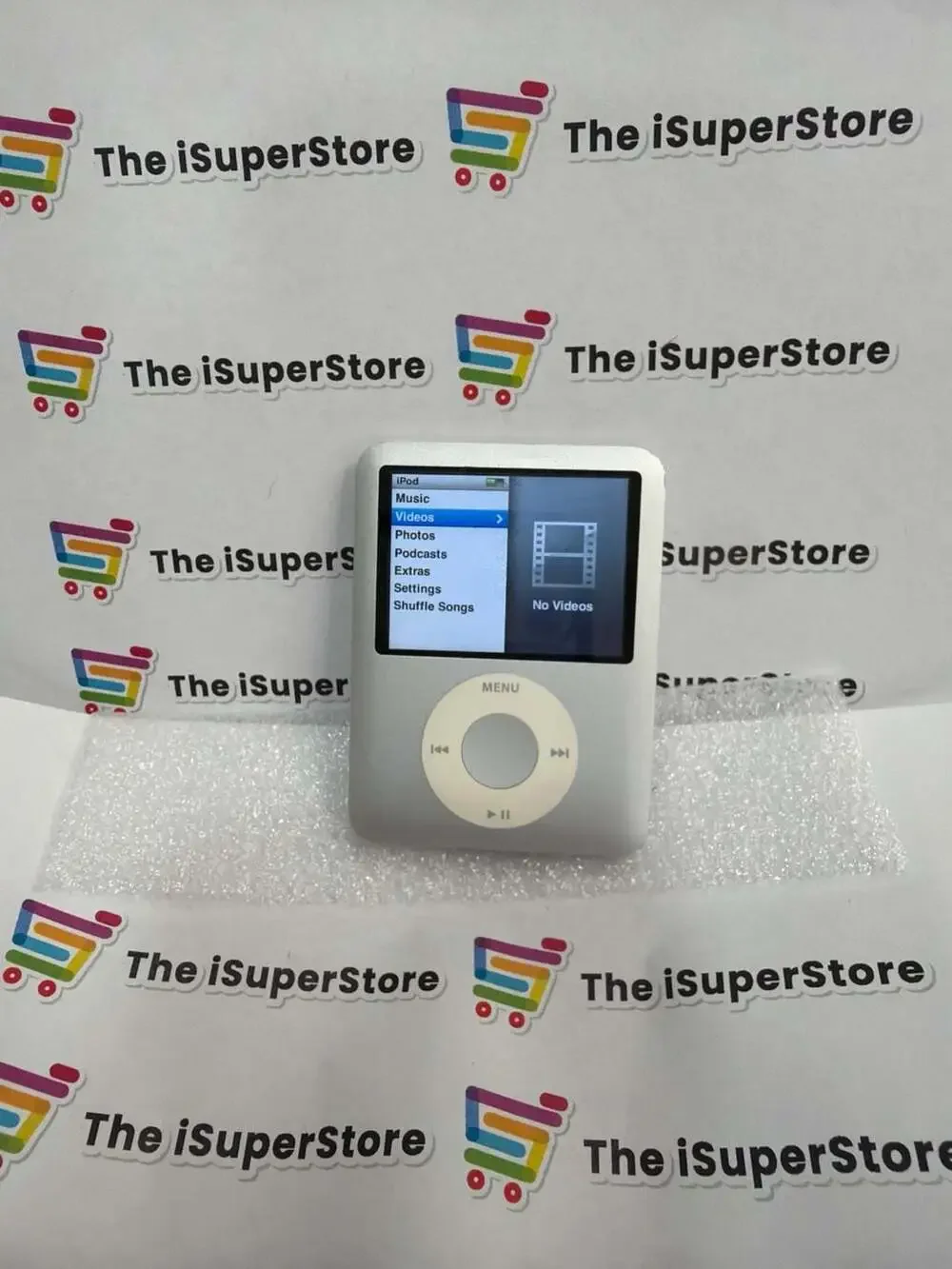 Apple iPod nano 3rd Generation 4GB Silver Bundle+ 1 YR CPS warranty